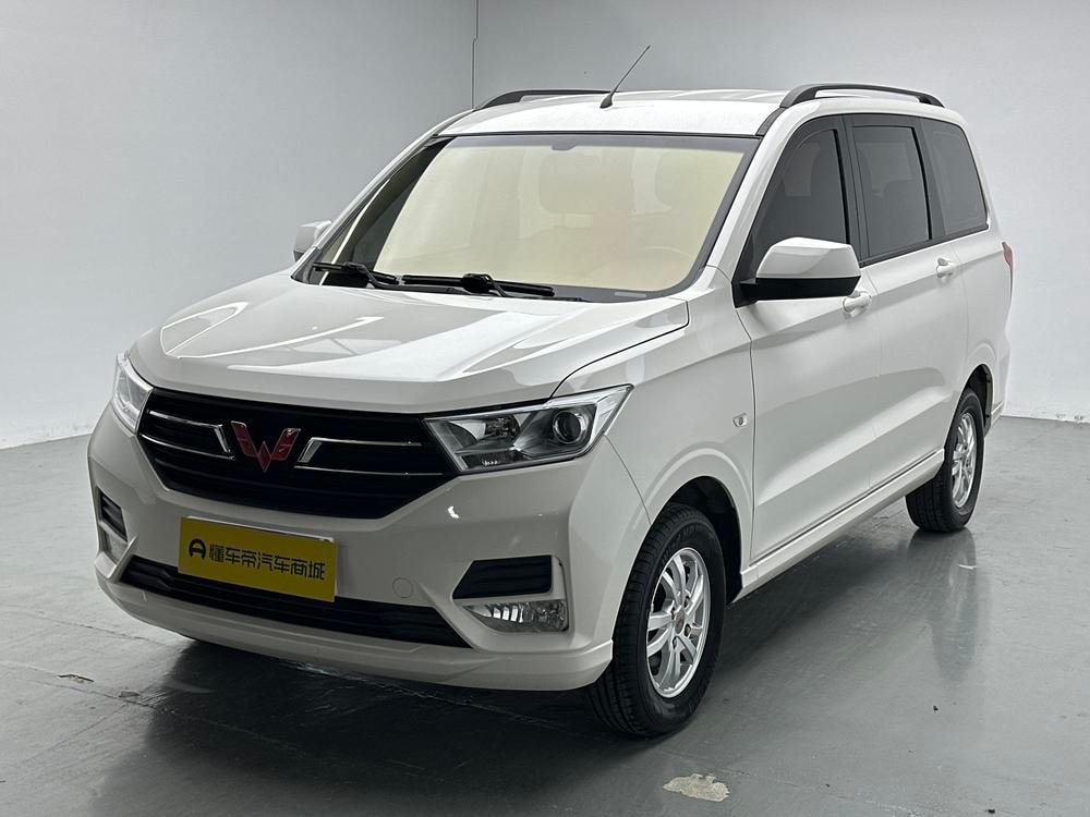 Wuling Hongguang 2021 — фото автомобиля