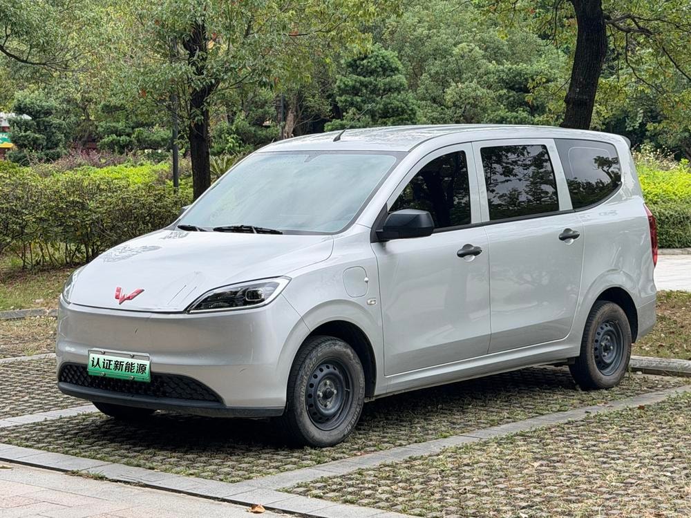 Wuling Hongguang EV 2024 — фото автомобиля