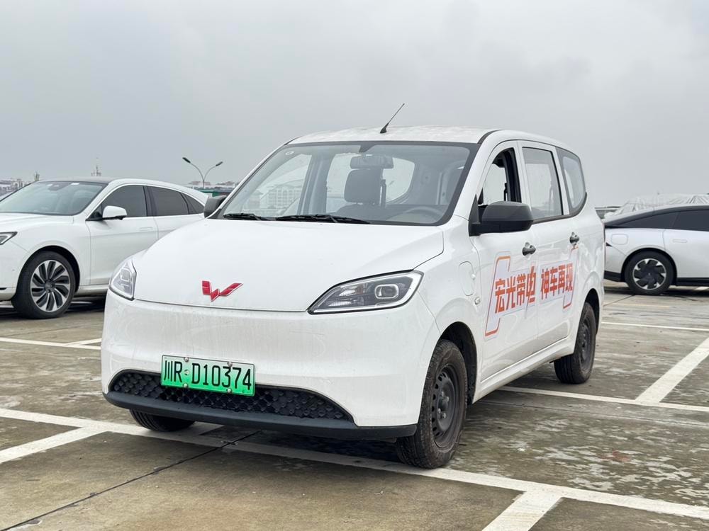 Wuling Hongguang EV 2024 — фото автомобиля