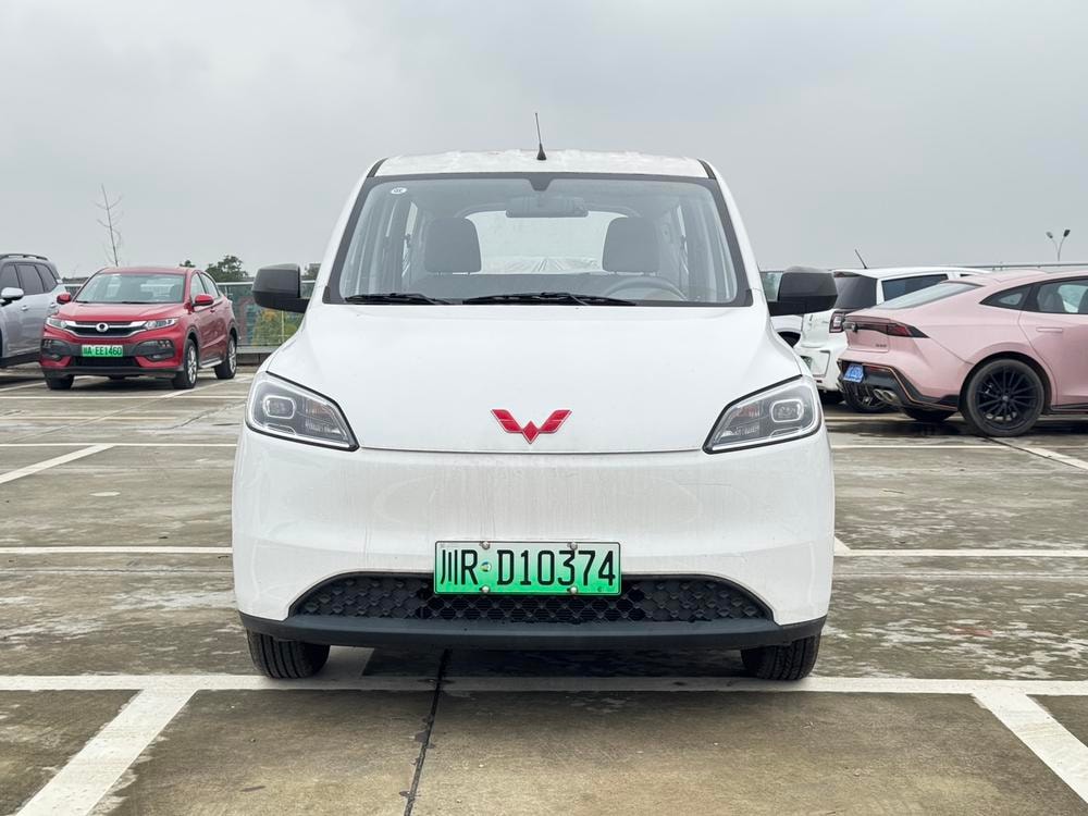 Wuling Hongguang EV 2024 — фото автомобиля 1
