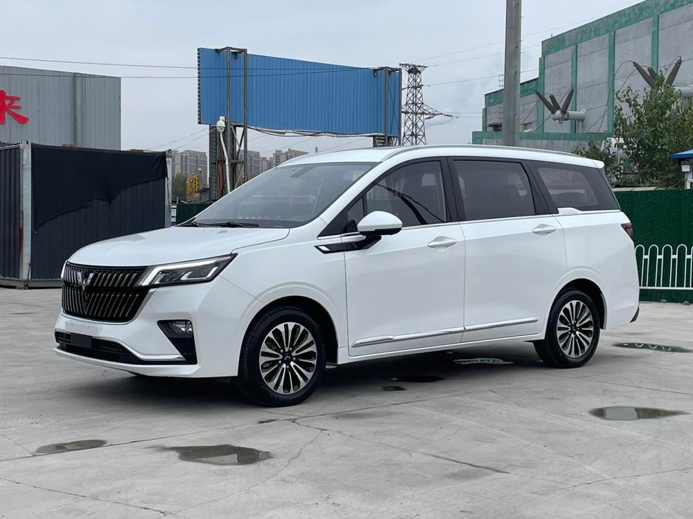 Wuling Jiachen 2022 — фото автомобиля 1