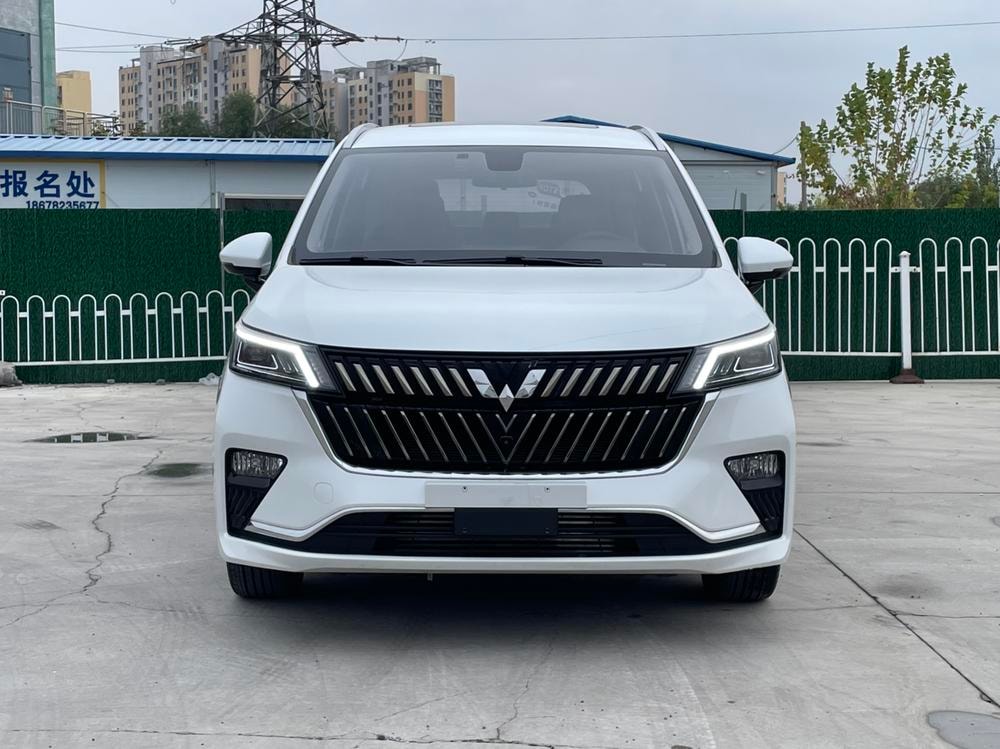 Wuling Jiachen 2022 — фото автомобиля