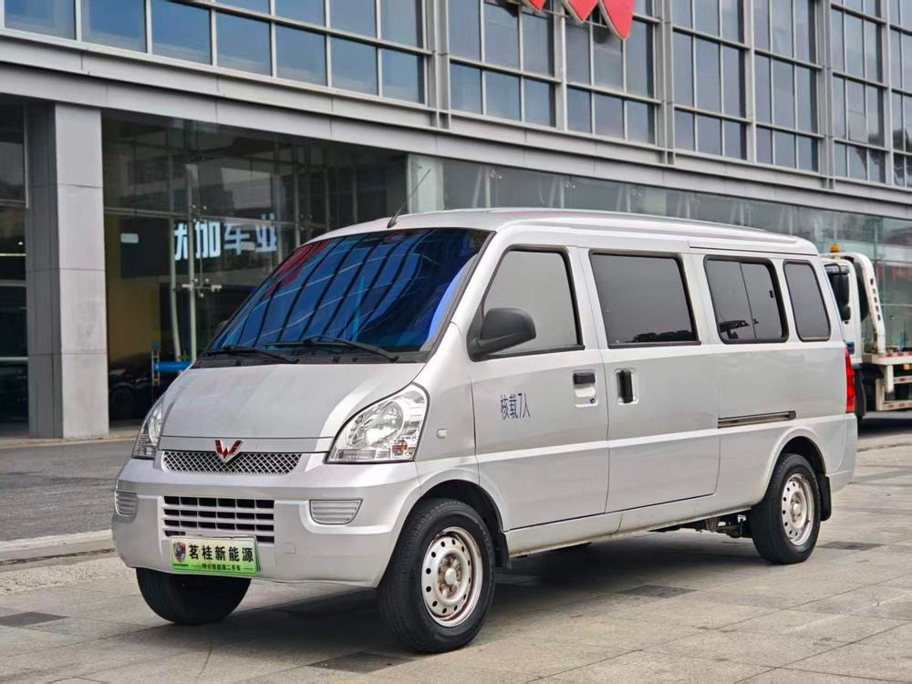 Wuling Rongguang EV 2022 — фото автомобиля