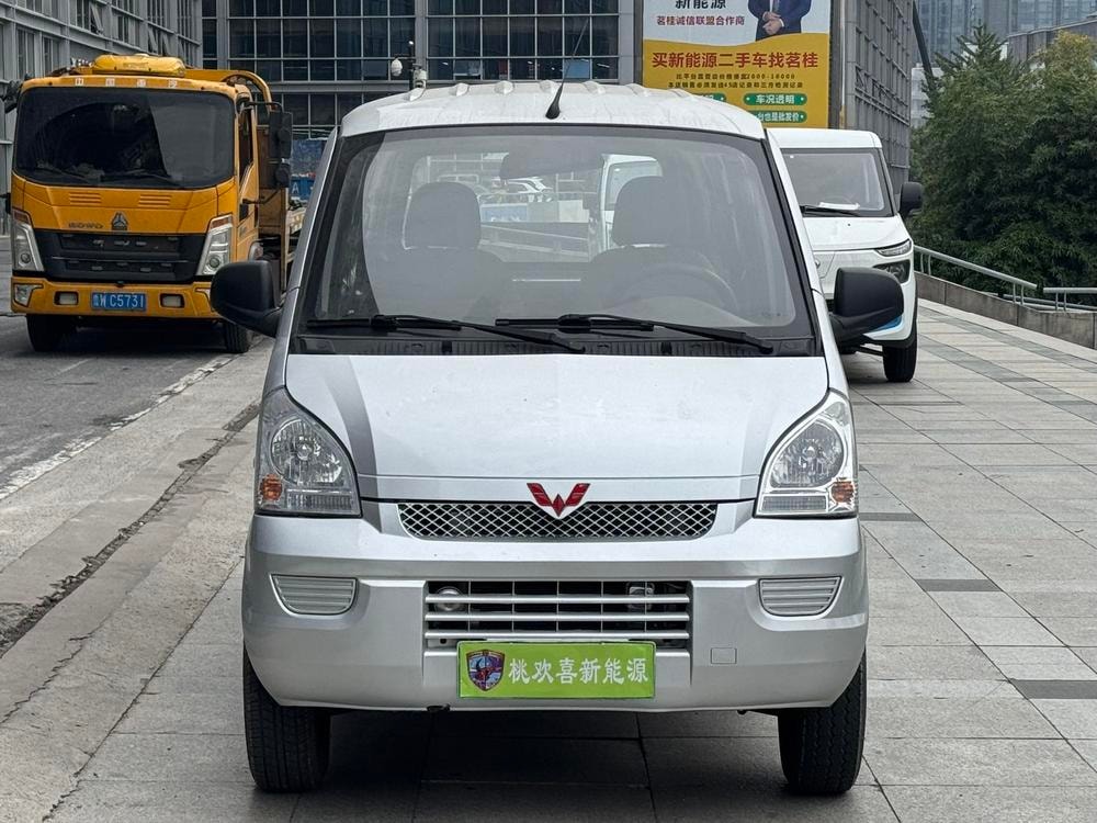 Wuling Rongguang EV 2023 — фото автомобиля