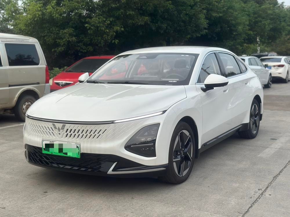 Wuling Starlight PHEV 2025 — фото автомобиля