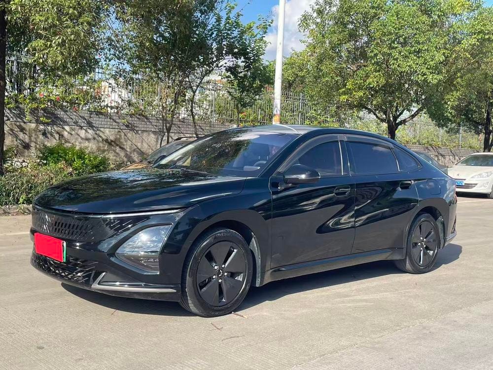 Wuling Starlight PHEV 2023 — фото автомобиля