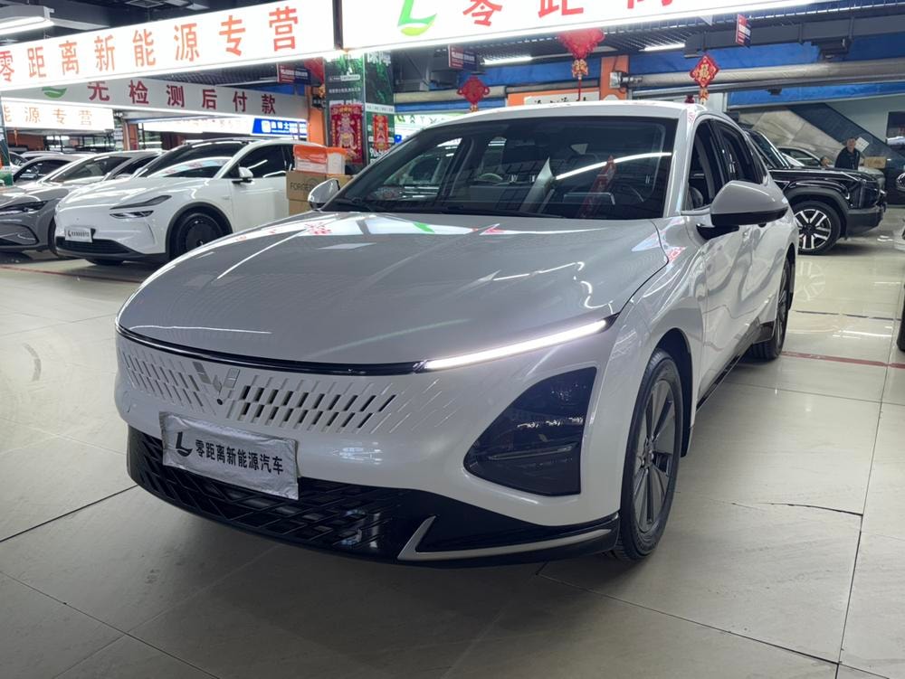 Wuling Starlight PHEV 2024 — фото автомобиля