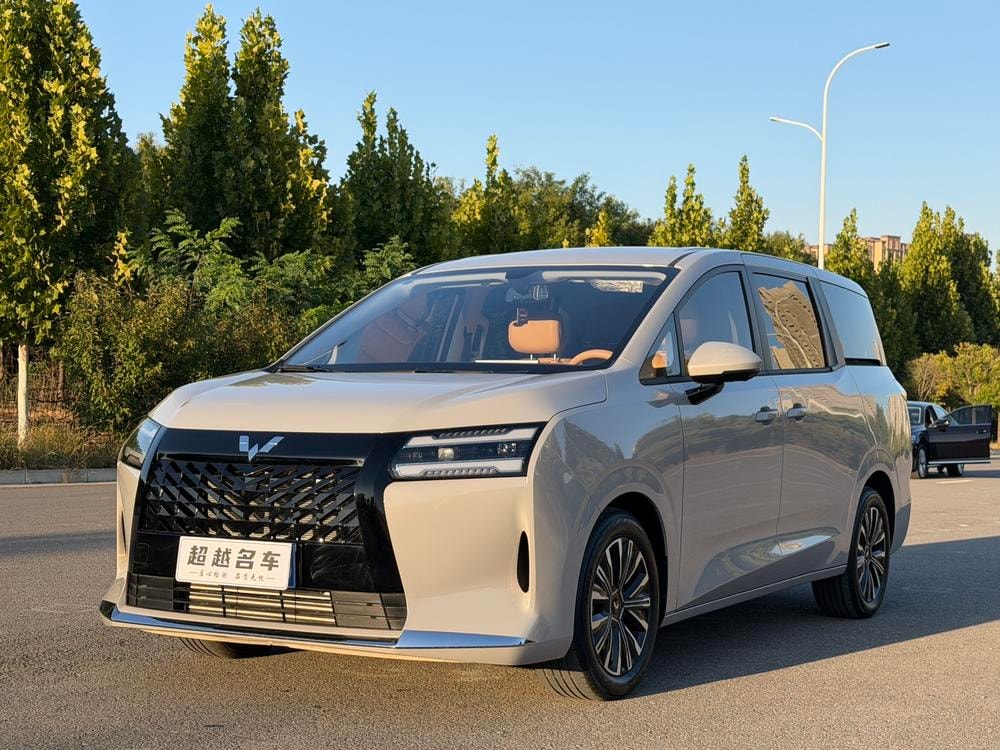 Wuling Xingguang 730 2025 — фото автомобиля 1