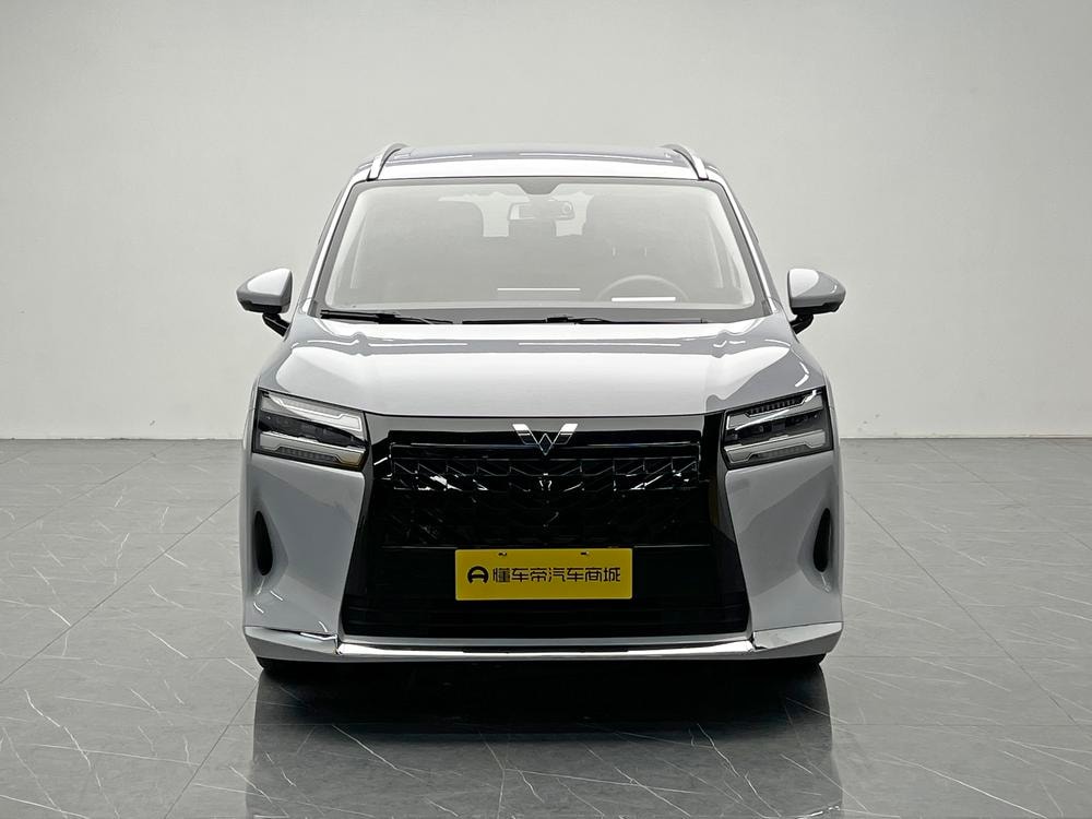Wuling Xingguang 730 PHEV 2025 — фото автомобиля