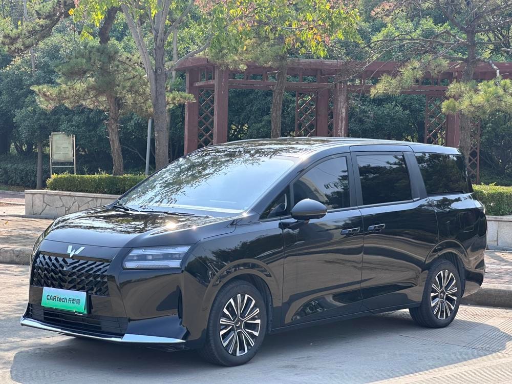 Wuling Xingguang 730 PHEV 2025 — фото автомобиля 1