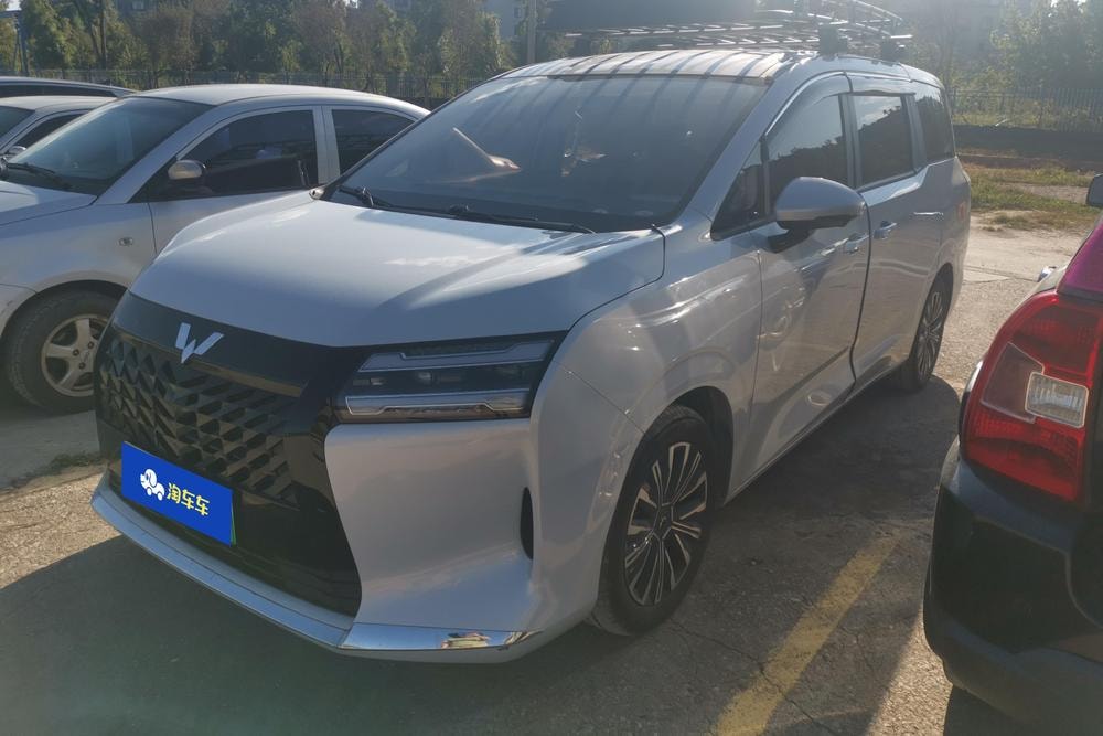 Wuling Xingguang 730 PHEV 2025 — фото автомобиля