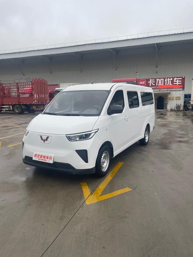 Wuling Yangguang 2024 — фото автомобиля 1