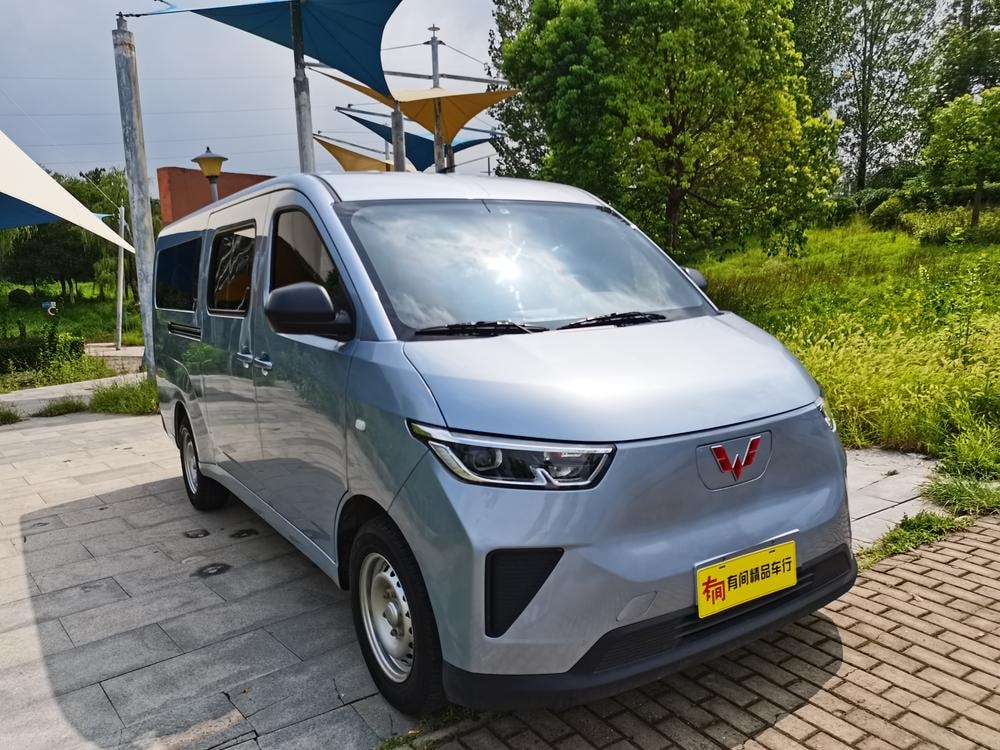 Wuling Yangguang 2024 — фото автомобиля