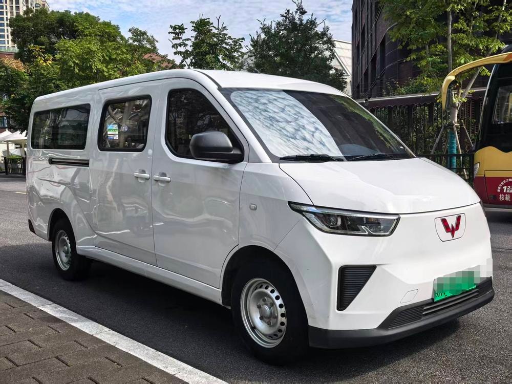Wuling Yangguang 2024 — фото автомобиля
