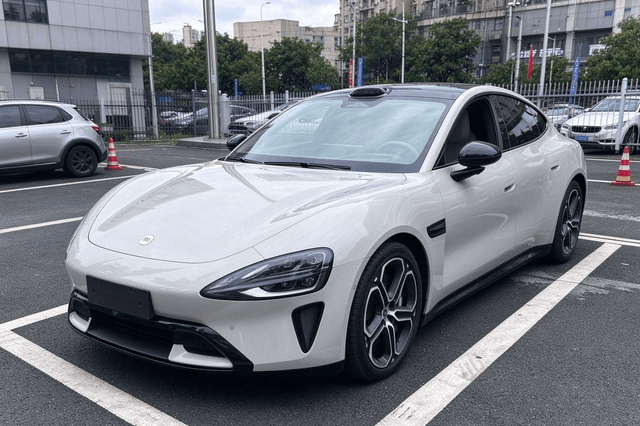 Xiaomi SU7 2026 — фото автомобиля