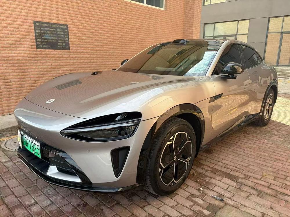 Xiaomi YU7 2025 — фото автомобиля