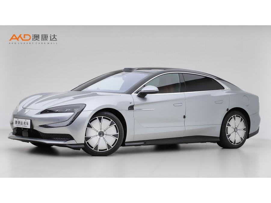 Yangwang U7 EV 2025 — фото автомобиля