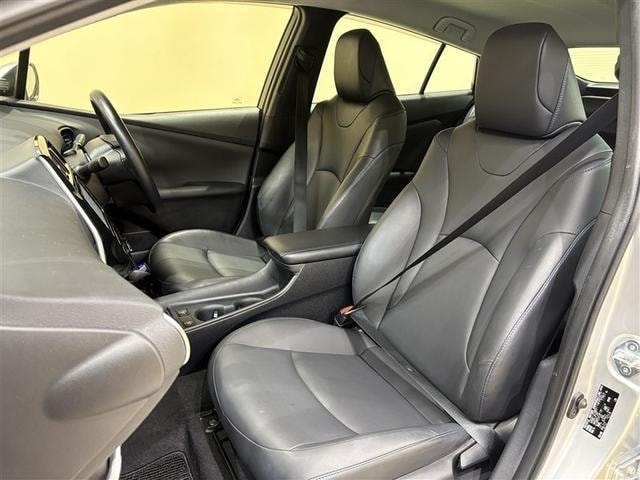 Toyota PRIUS 2019 — фото автомобиля 1