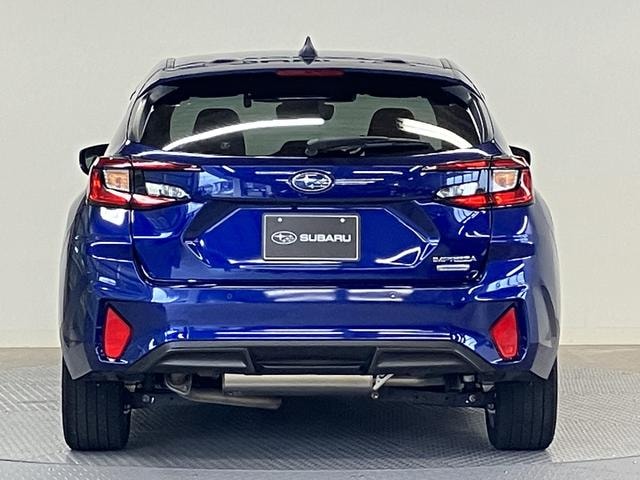 Subaru IMPREZA 2023 — фото автомобиля 1