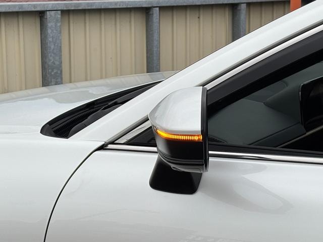 Toyota CROWN CROSSOVER 2022 — фото автомобиля 1