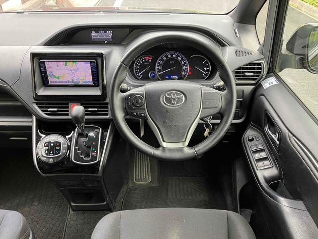 Toyota ESQUIRE 2015 — фото автомобиля 1