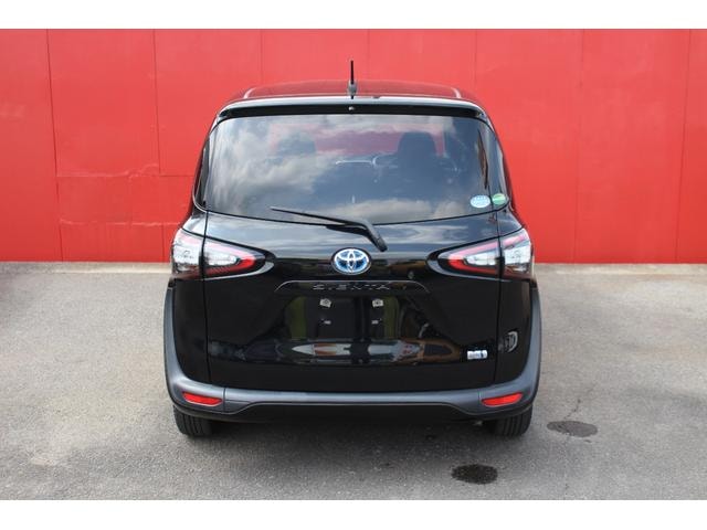 Toyota SIENTA 2018 — фото автомобиля 1