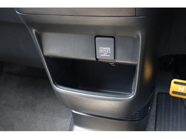 Honda N-BOX CUSTOM 2015 — фото автомобиля 1