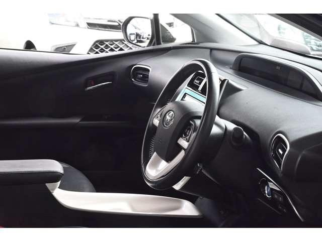 Toyota PRIUS 2016 — фото автомобиля 1
