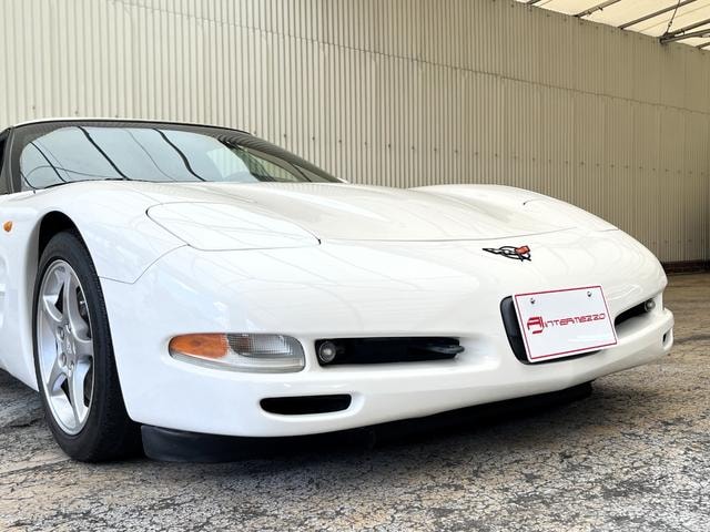 Chevrolet CORVETTE 2002 — фото автомобиля 1