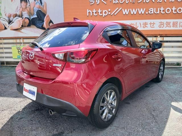 Mazda DEMIO 2017 — фото автомобиля 1