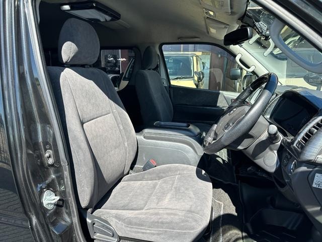 Toyota HIACE WAGON 2020 — фото автомобиля 1