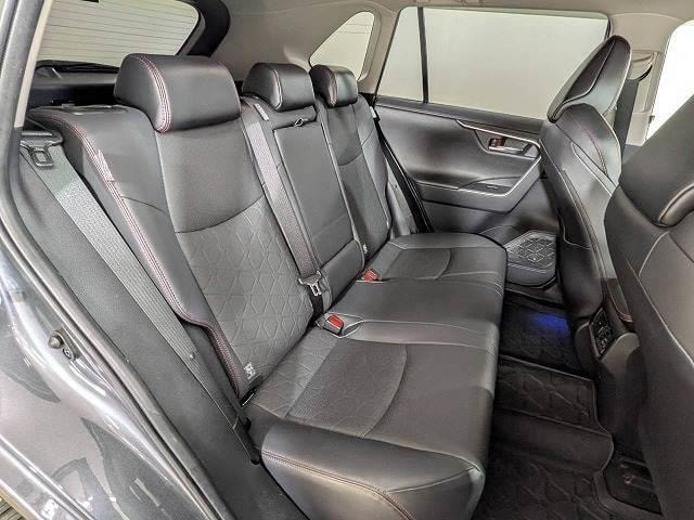 Toyota RAV4 2022 — фото автомобиля 1