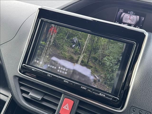 Toyota VOXY 2017 — фото автомобиля 1