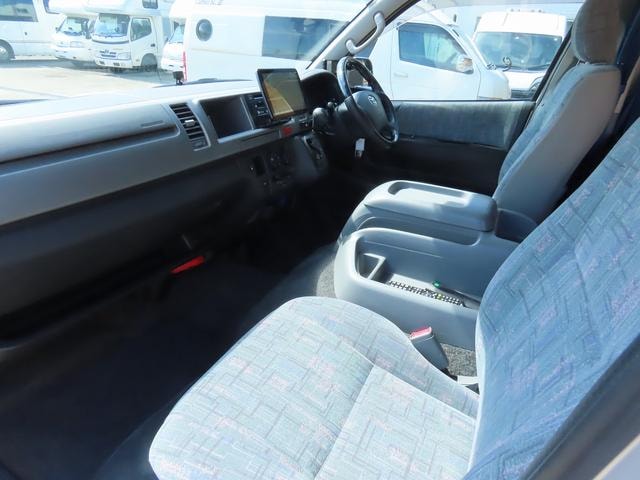 Toyota HIACE VAN 2006 — фото автомобиля 1