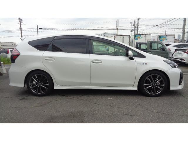 Toyota PRIUS ALPHA 2019 — фото автомобиля 1