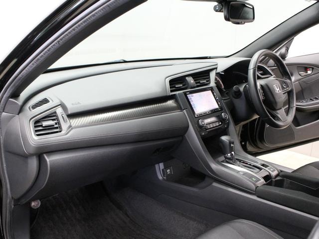 Honda CIVIC 2018 — фото автомобиля 1