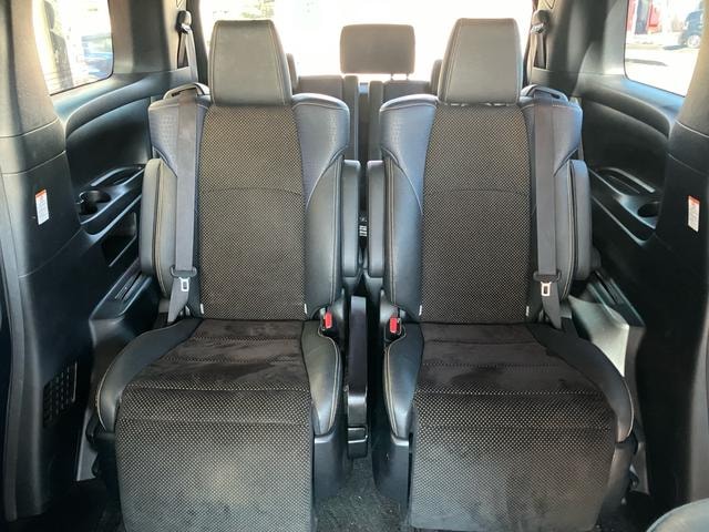 Toyota VELLFIRE 2017 — фото автомобиля 1