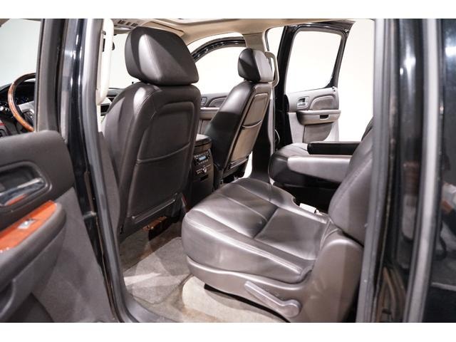 Cadillac ESCALADE 2007 — фото автомобиля 1