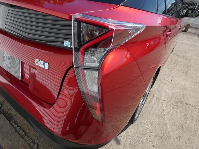 Toyota PRIUS 2016 — фото автомобиля 1