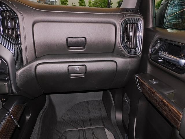 Chevrolet SILVERADO  — фото автомобиля 1