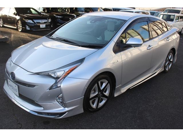 Toyota PRIUS 2015 — фото автомобиля 1
