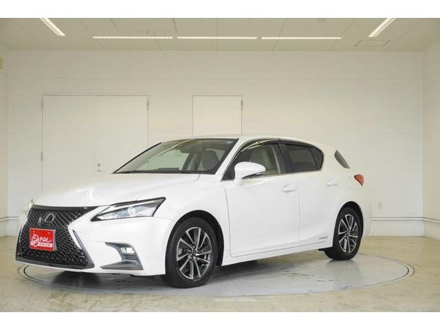 Lexus CT 2021 — фото автомобиля 1