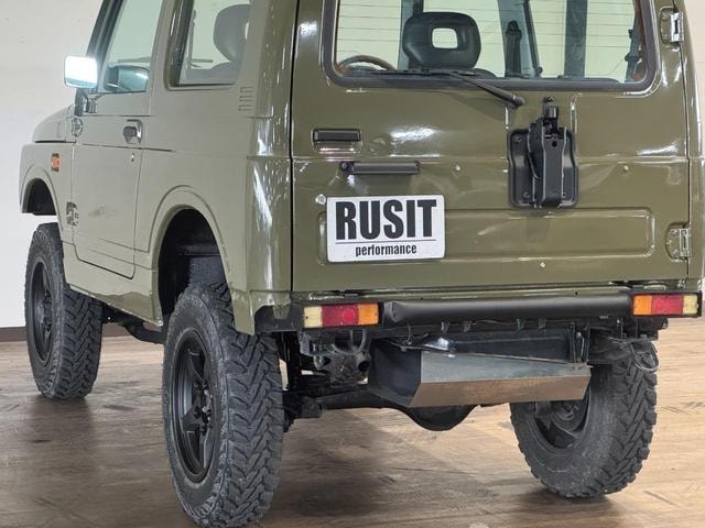 Suzuki JIMNY 1997 — фото автомобиля 1