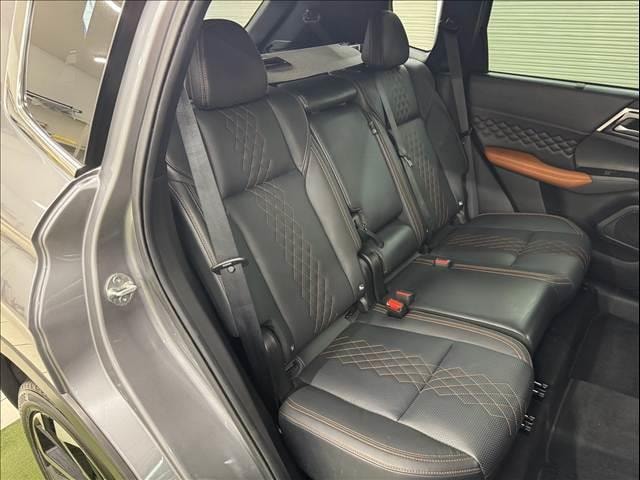 Mitsubishi OUTLANDER PHEV 2021 — фото автомобиля 1
