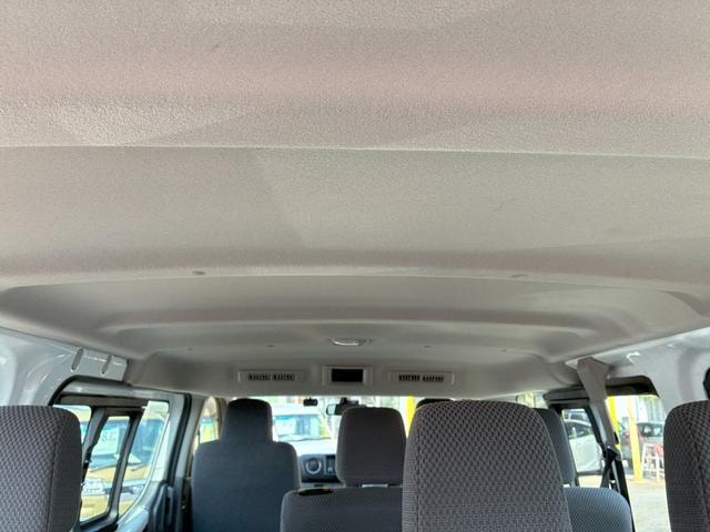 Nissan NV350CARAVAN WAGON 2018 — фото автомобиля 1