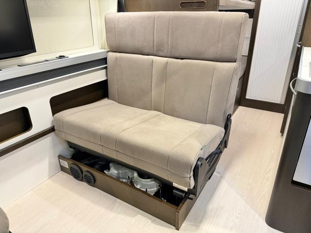 Миниатюра 11