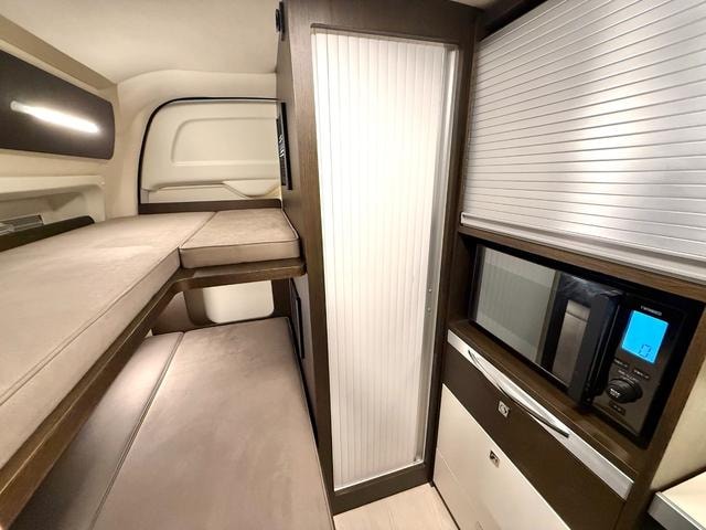 Миниатюра 28