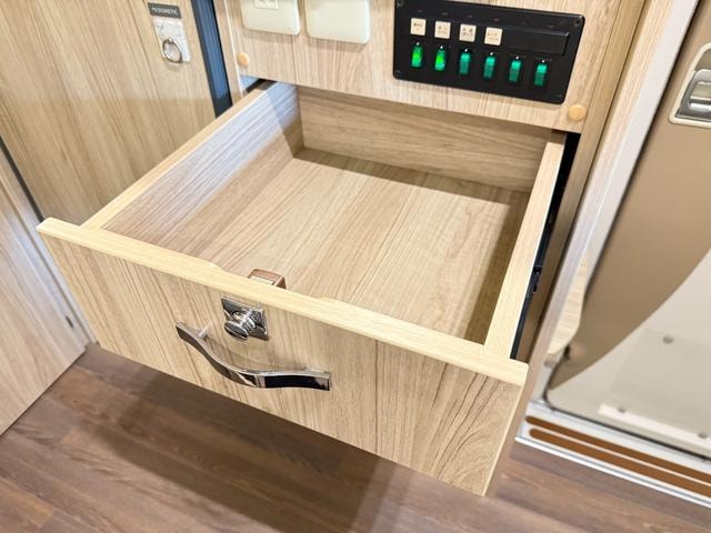 Миниатюра 24