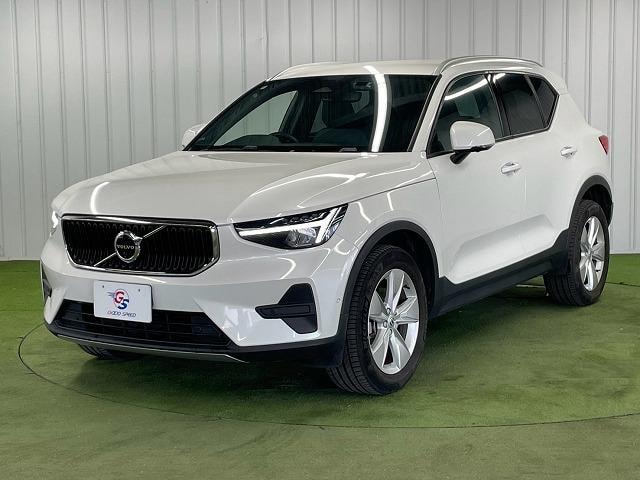 Volvo XC40 2022 — фото автомобиля 1