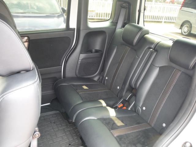 Honda N-BOX CUSTOM 2018 — фото автомобиля 1